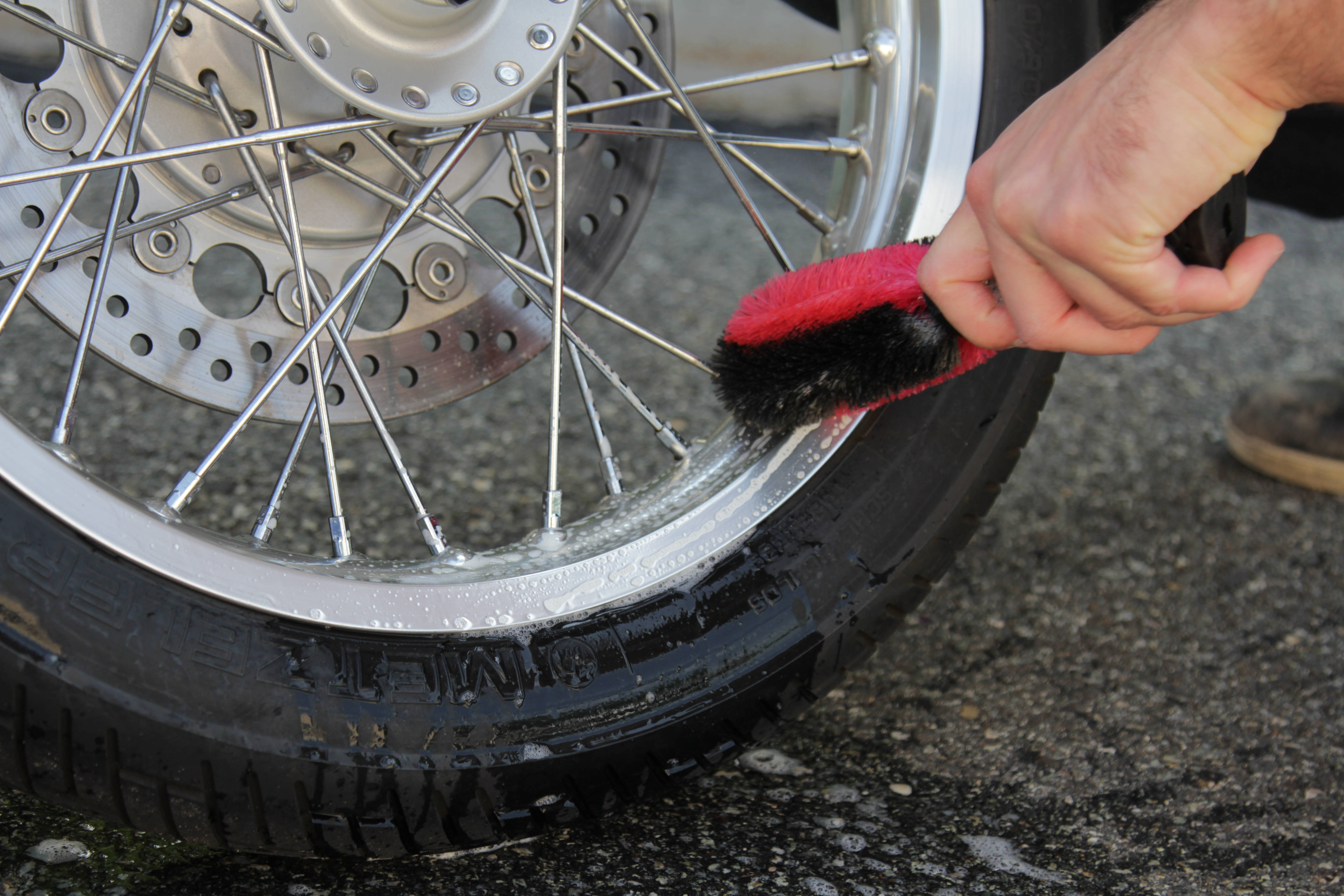 How to Clean Motorcycle Rims 3 How to Clean Motorcycle Rims 3